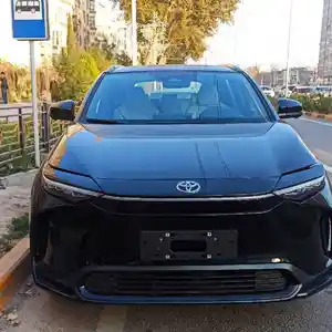 Toyota RAV 4, 2023