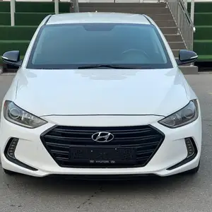 Hyundai Elantra, 2017