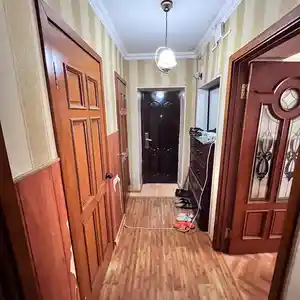 5-комн. квартира, 2 этаж, 85 м², Сино, ул.Маяковского