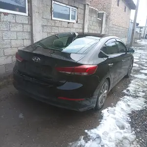 Hyundai Elantra, 2017