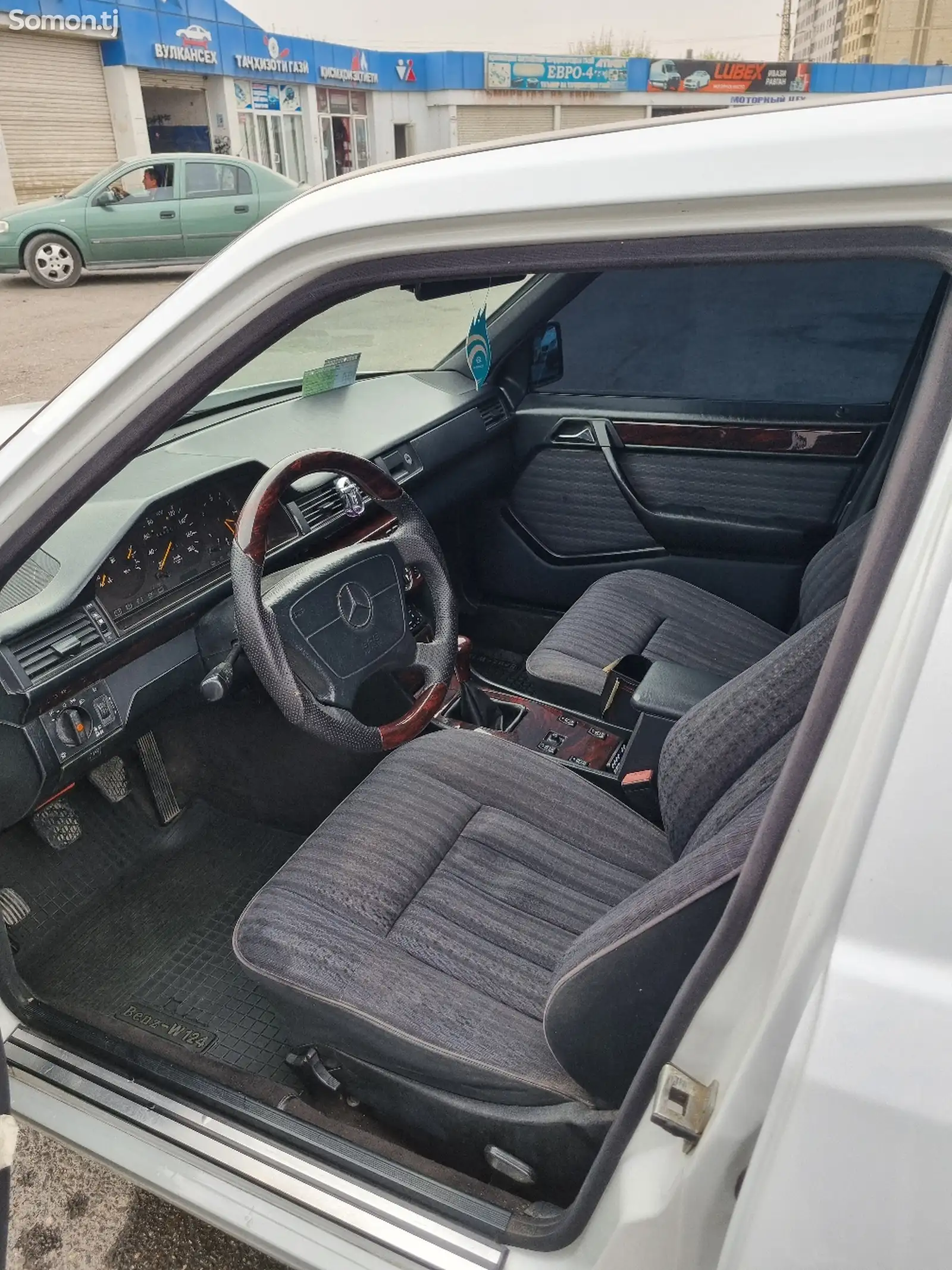 Mercedes-Benz W124, 1992-7