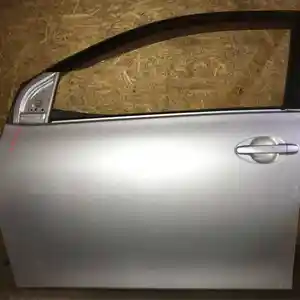 Передняя дверь на Toyota Fielder