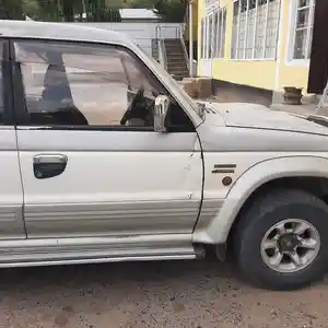 Mitsubishi Pajero, 1993