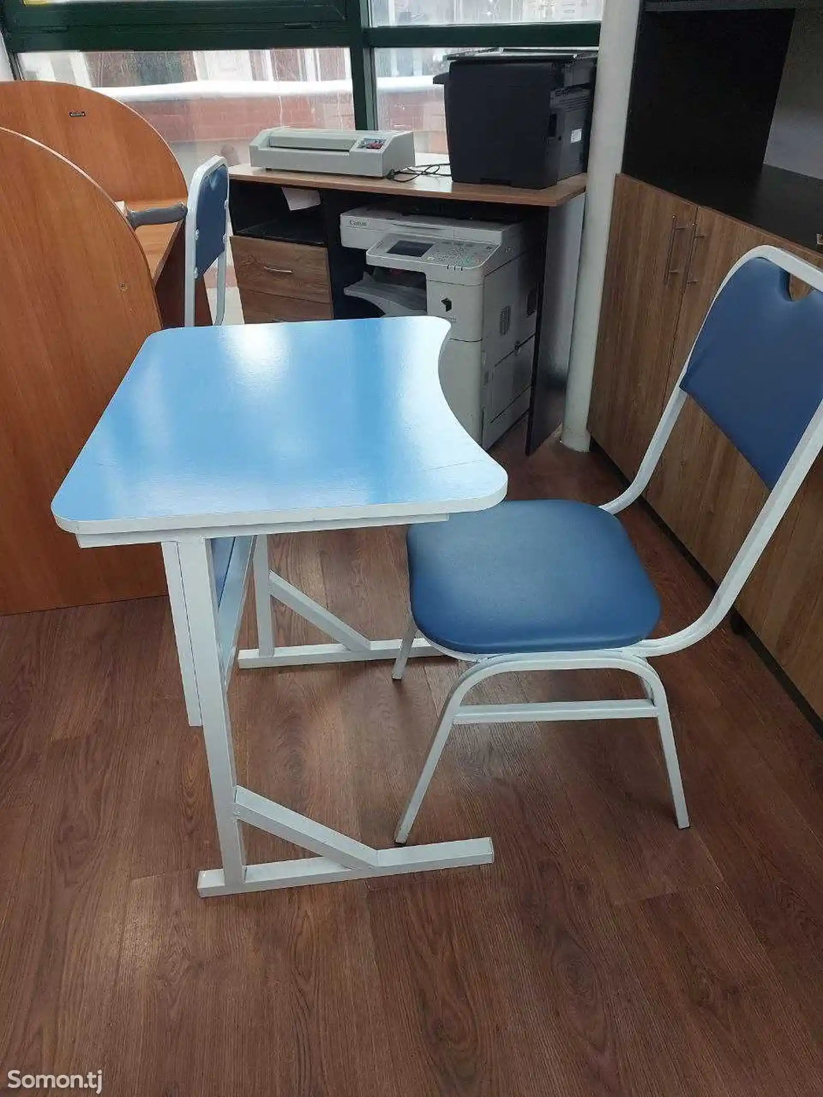 Стол и стулья-3