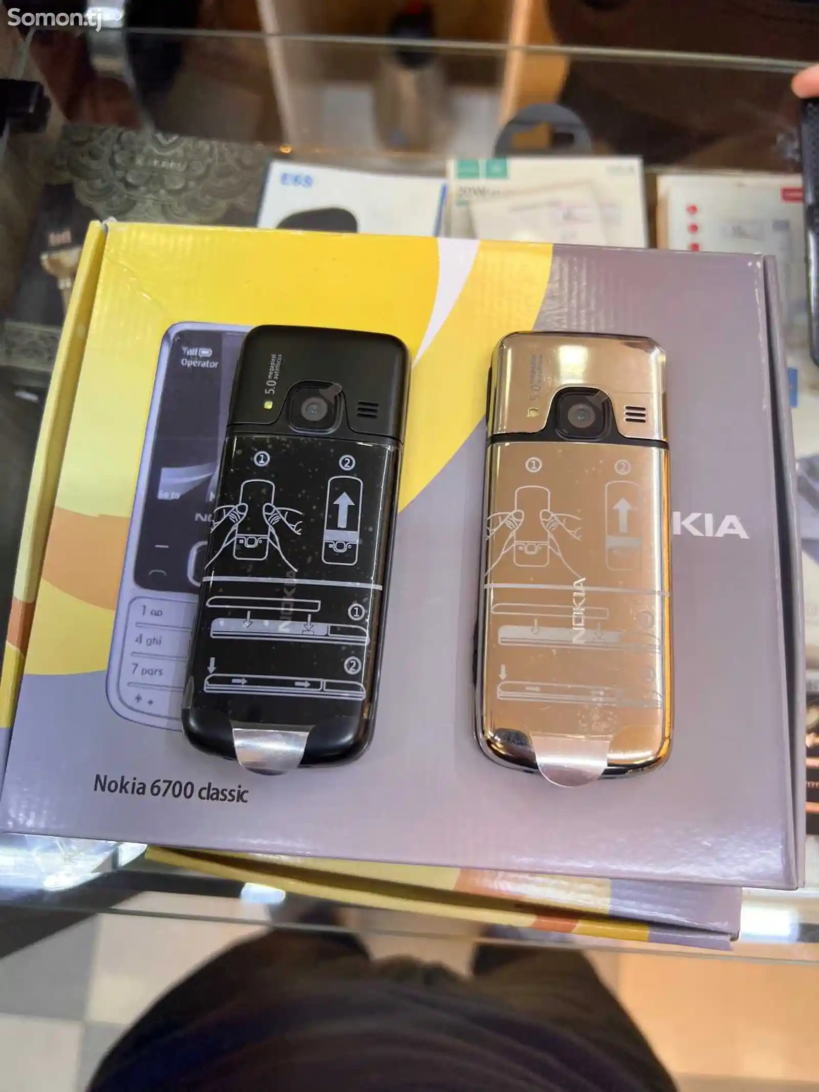 Nokia 6700 classic-5