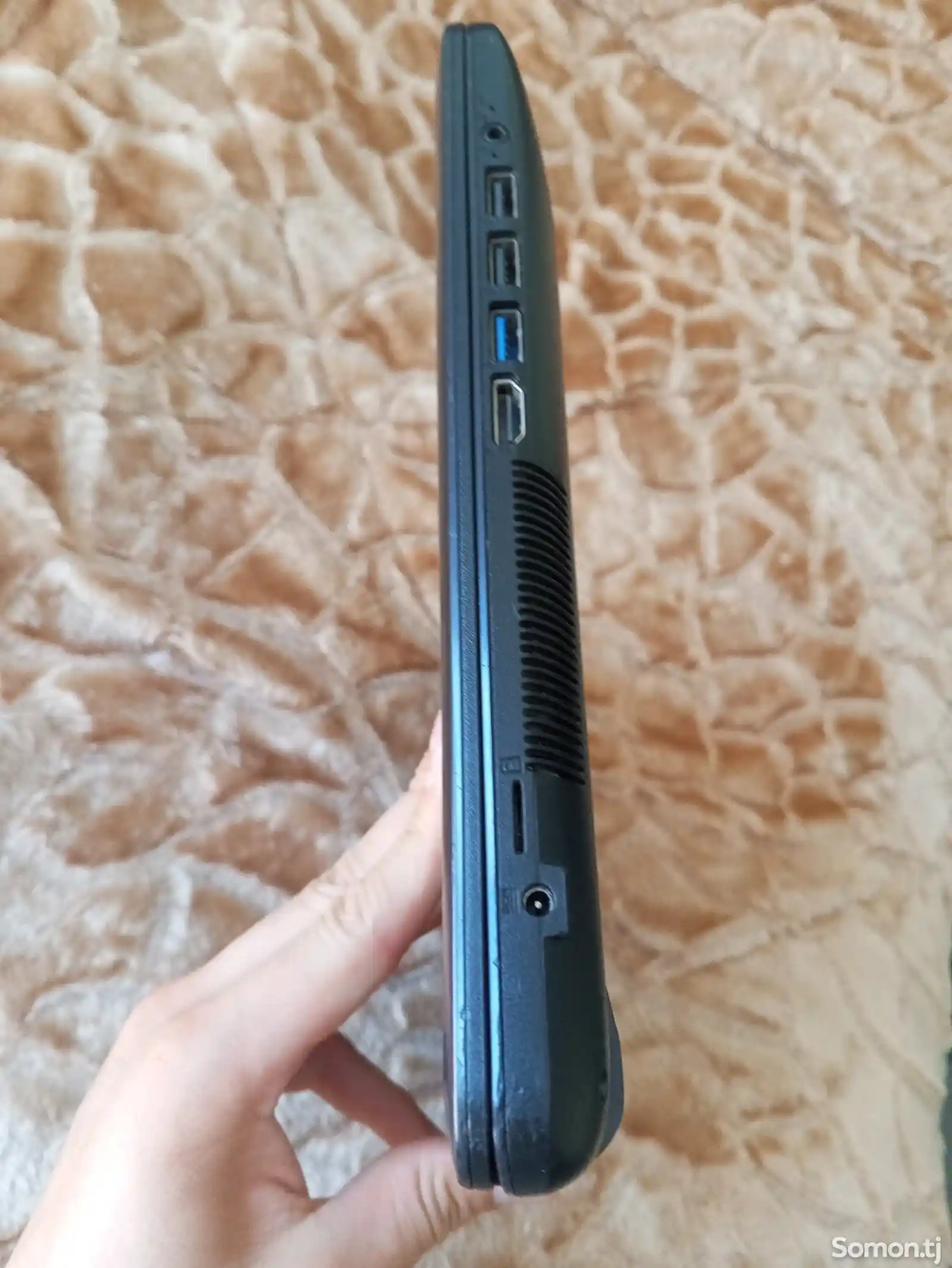 Ноутбук Asus-4