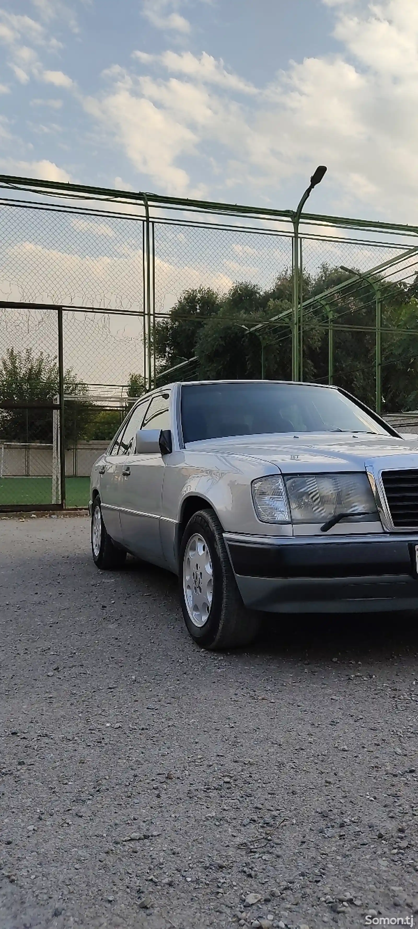 Mercedes-Benz W124, 1993-11