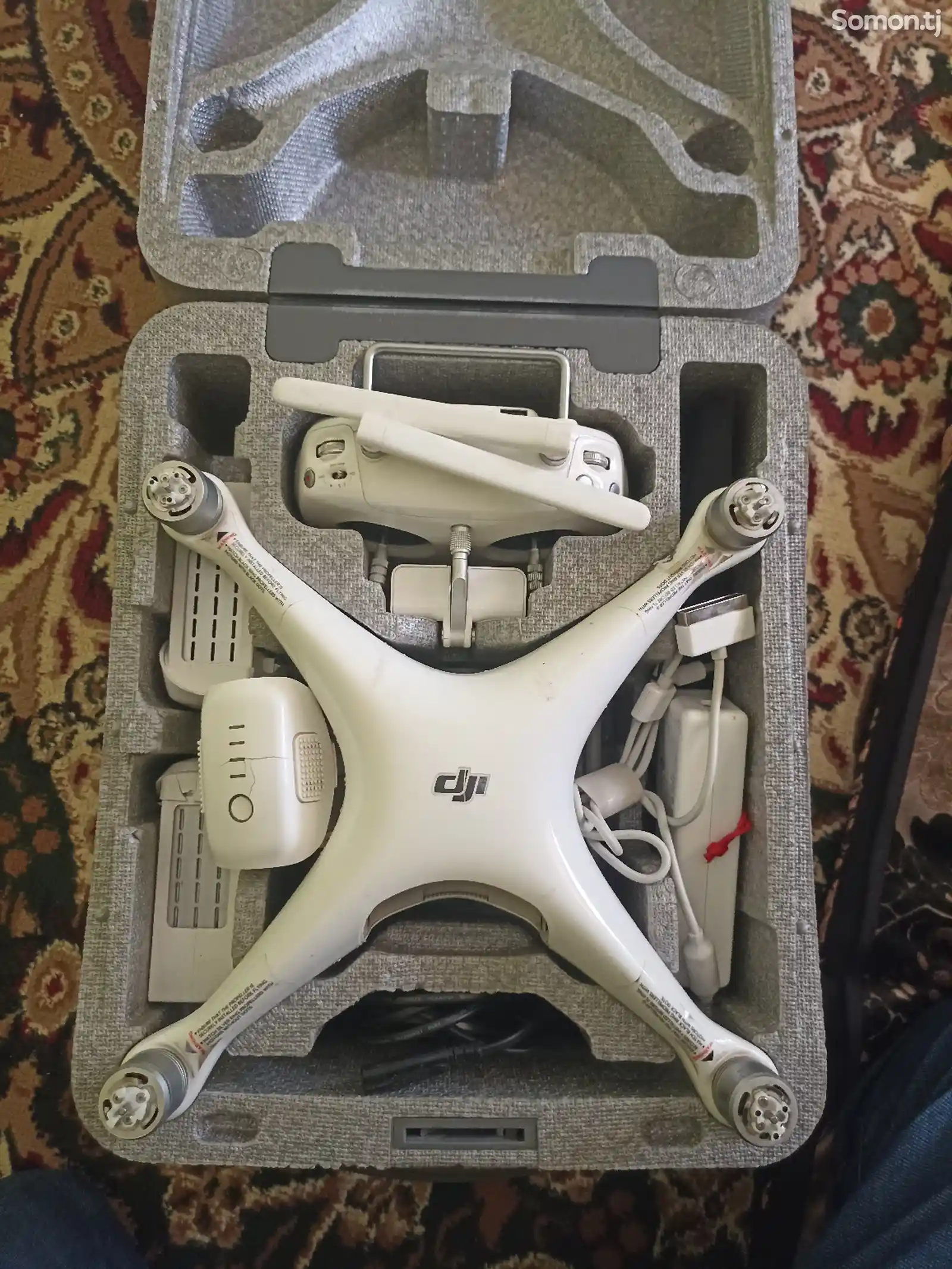 Дрон DJI phantom 4-3