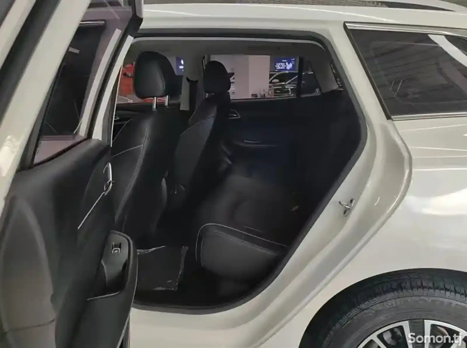 Roewe i5, 2019-6