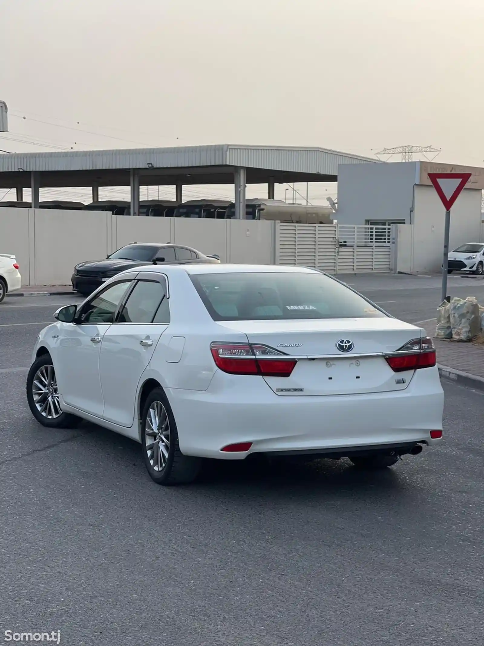 Toyota Camry, 2016-12