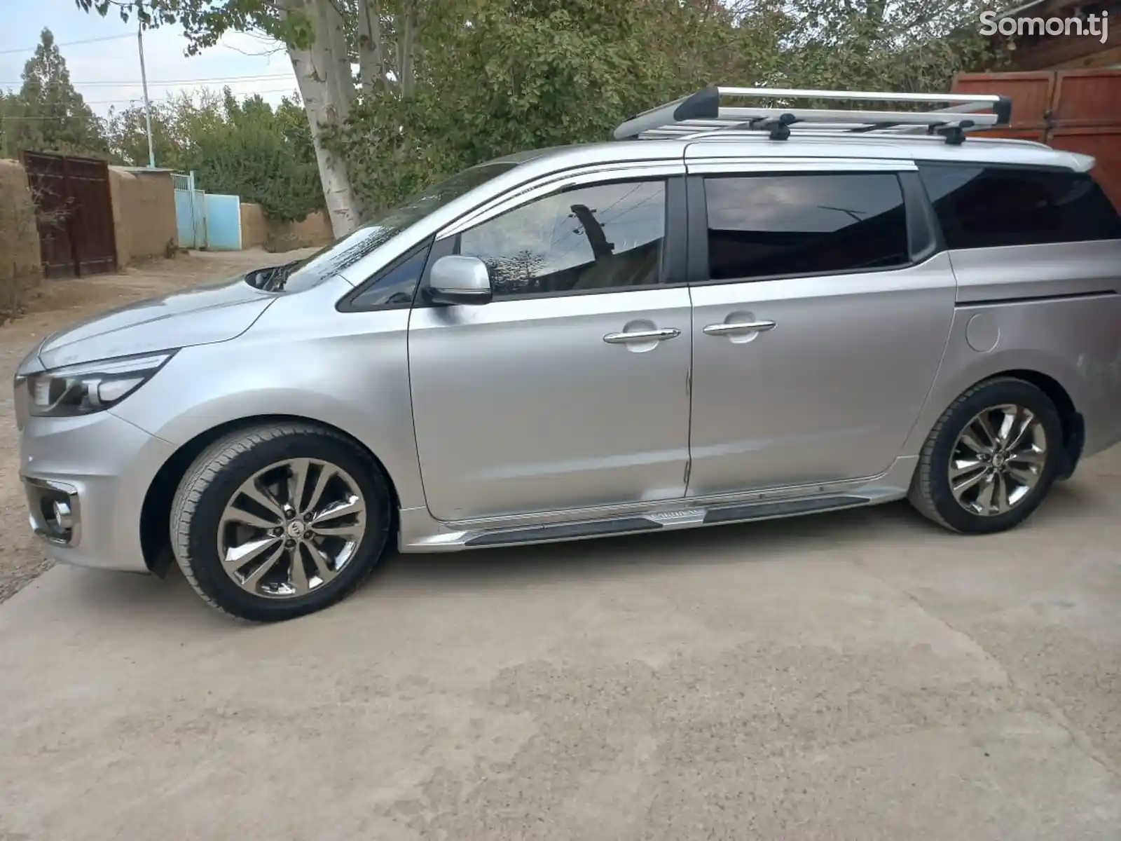 Kia Carnival, 2015-3