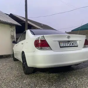 Toyota Camry, 2005