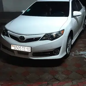 Toyota Camry, 2012