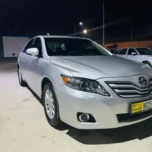 Toyota Camry, 2011