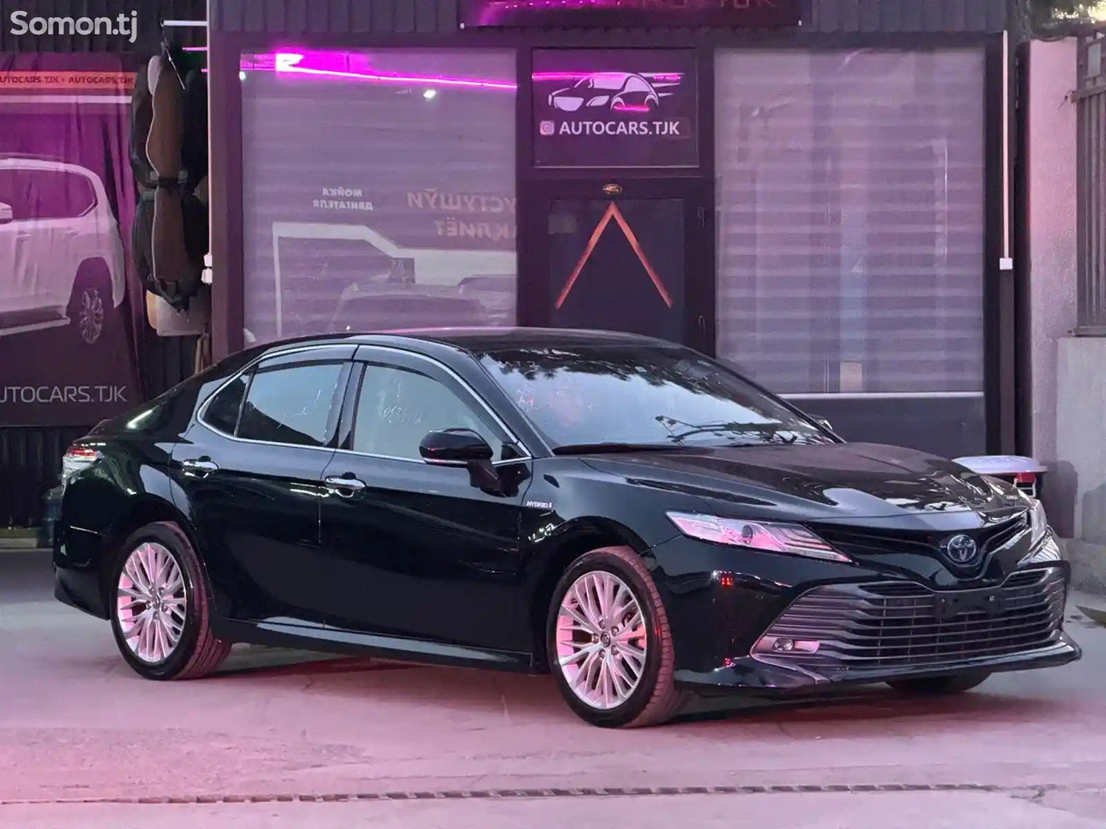 Toyota Camry, 2018-1