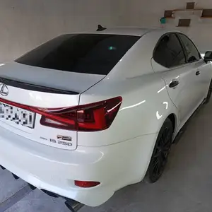 Lexus IS series, 2009