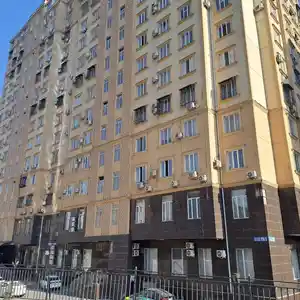 3-комн. квартира, 11 этаж, 115 м², 82мкр