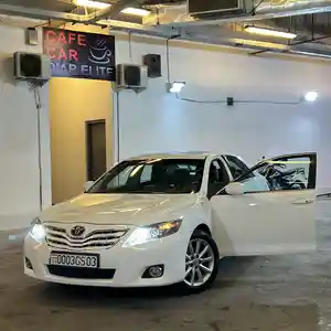 Toyota Camry, 2010