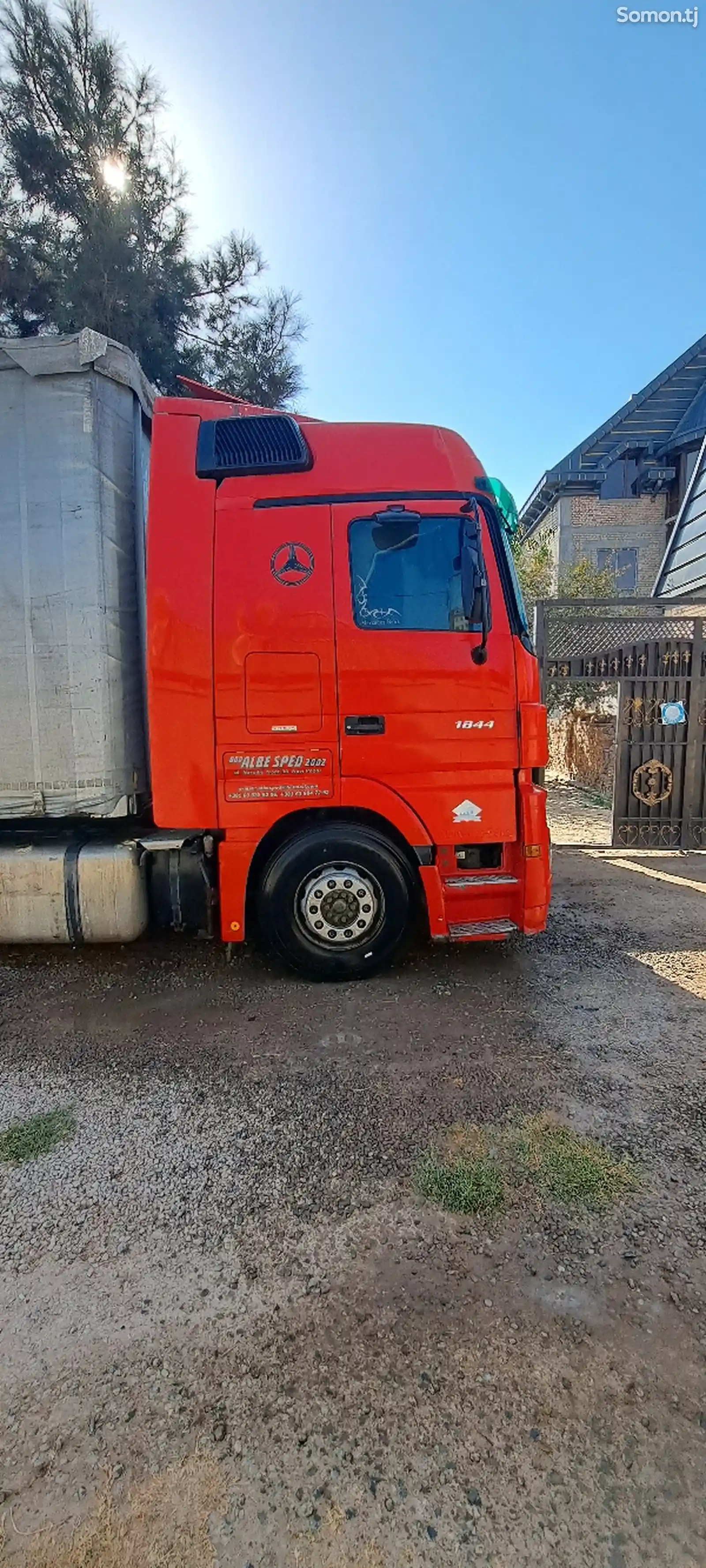 Контейнеровоз Mercedes-Benz Actros,2008-4