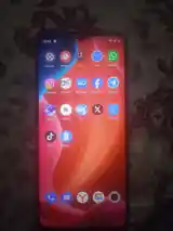 Телефон Realme-2