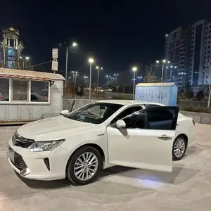 Toyota Camry, 2016