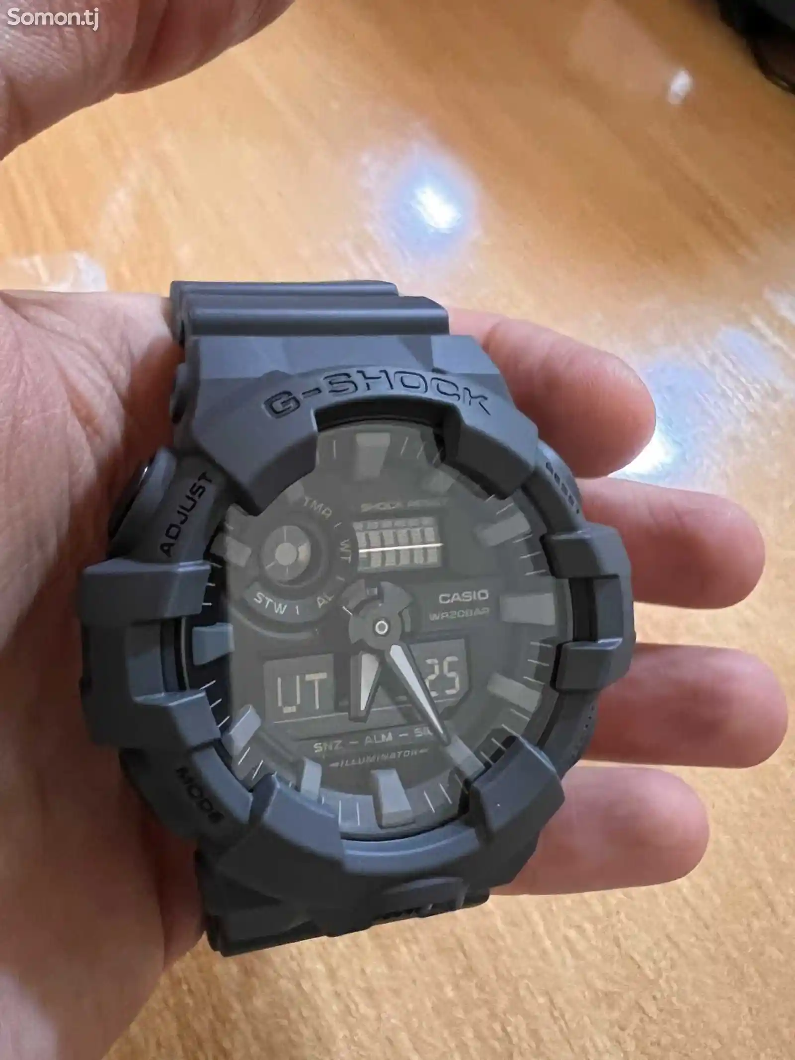 Часы Casio G-Shock GA700UC-8A-3
