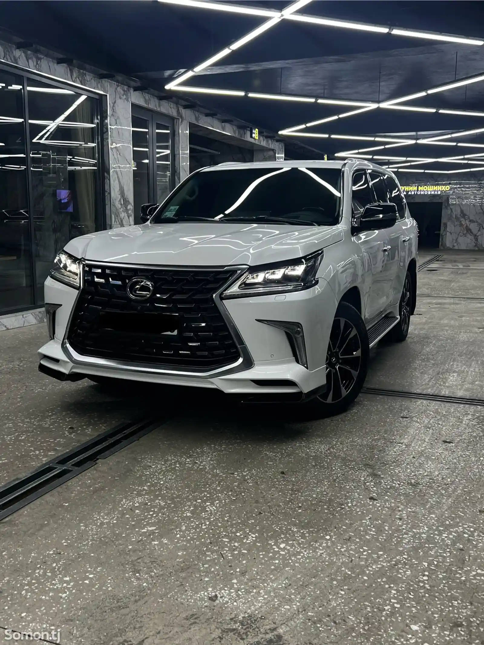 Lexus LX series, 2017-2