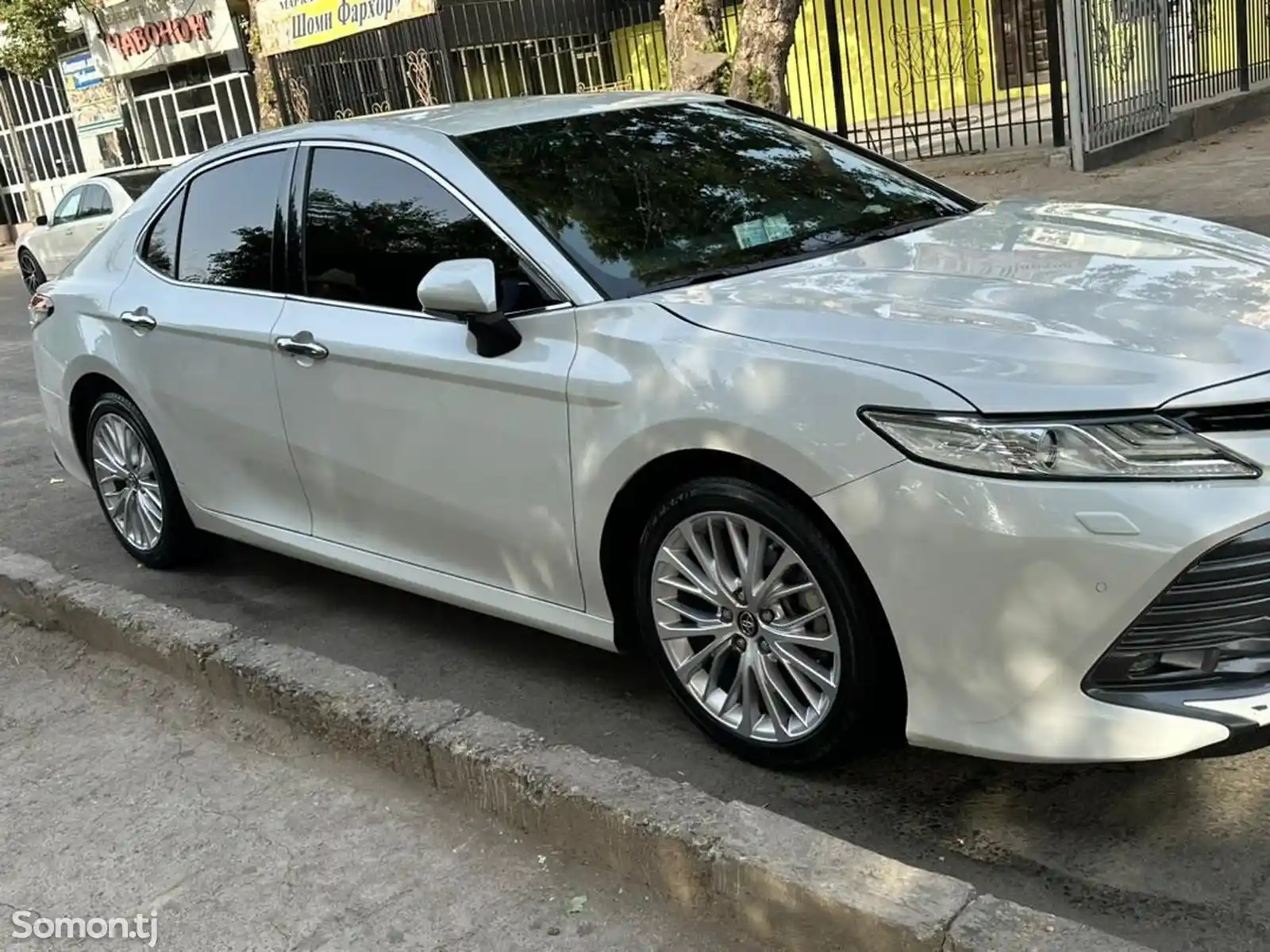 Toyota Camry, 2019-3