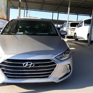 Hyundai Elantra, 2017