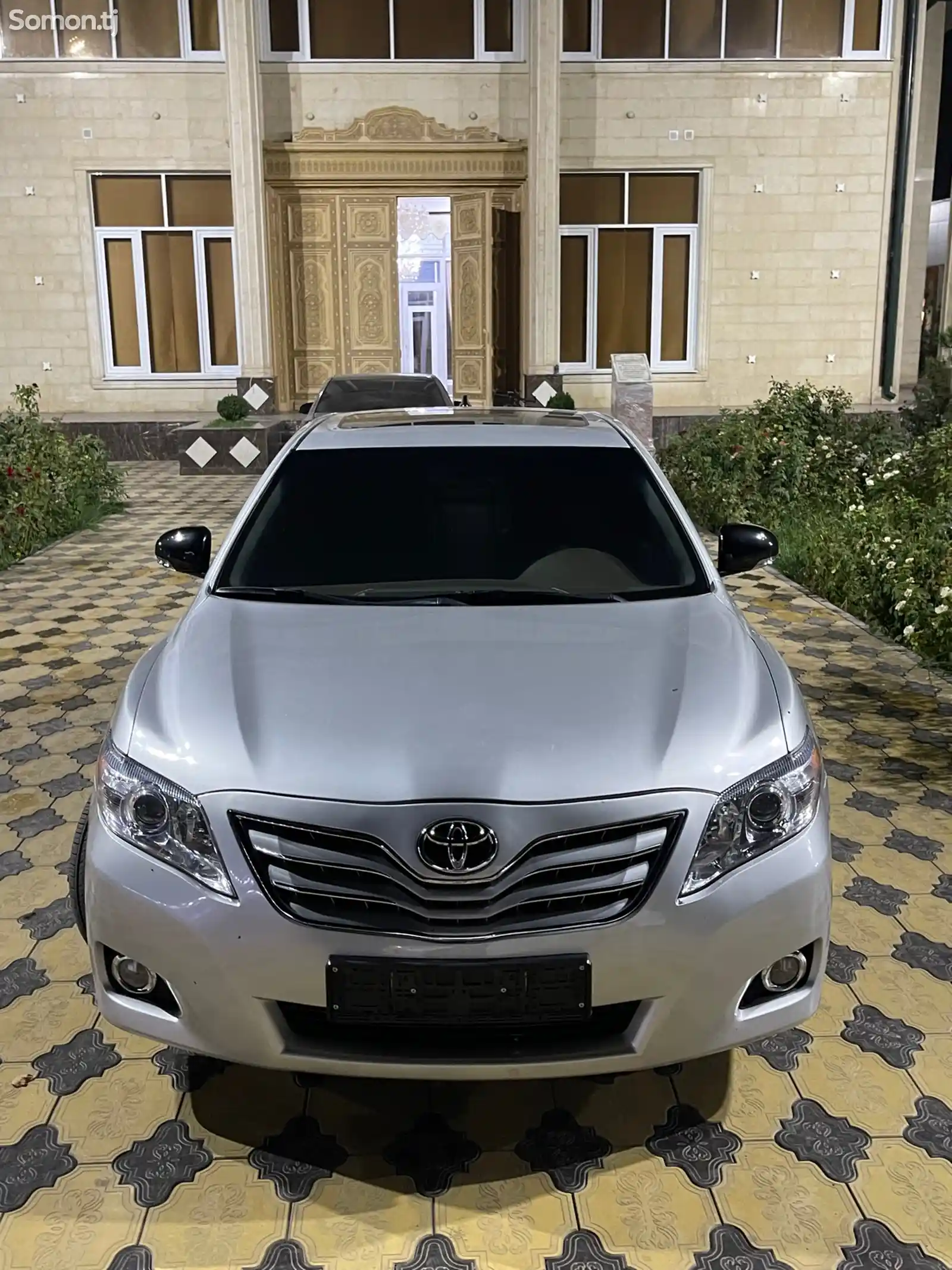 Toyota Camry, 2010-1