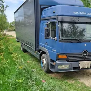 Бортовой грузовик Mercedes-Benz Atego, 2003