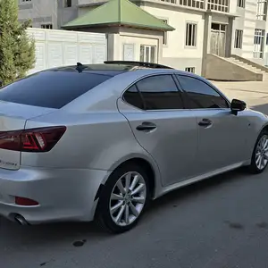 Lexus IS series, 2010