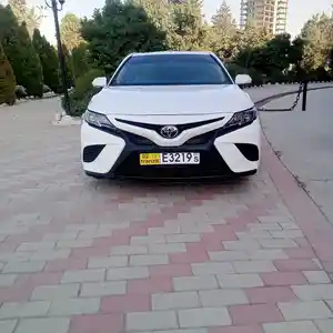 Toyota Camry, 2018