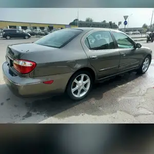 Nissan Maxima, 2000