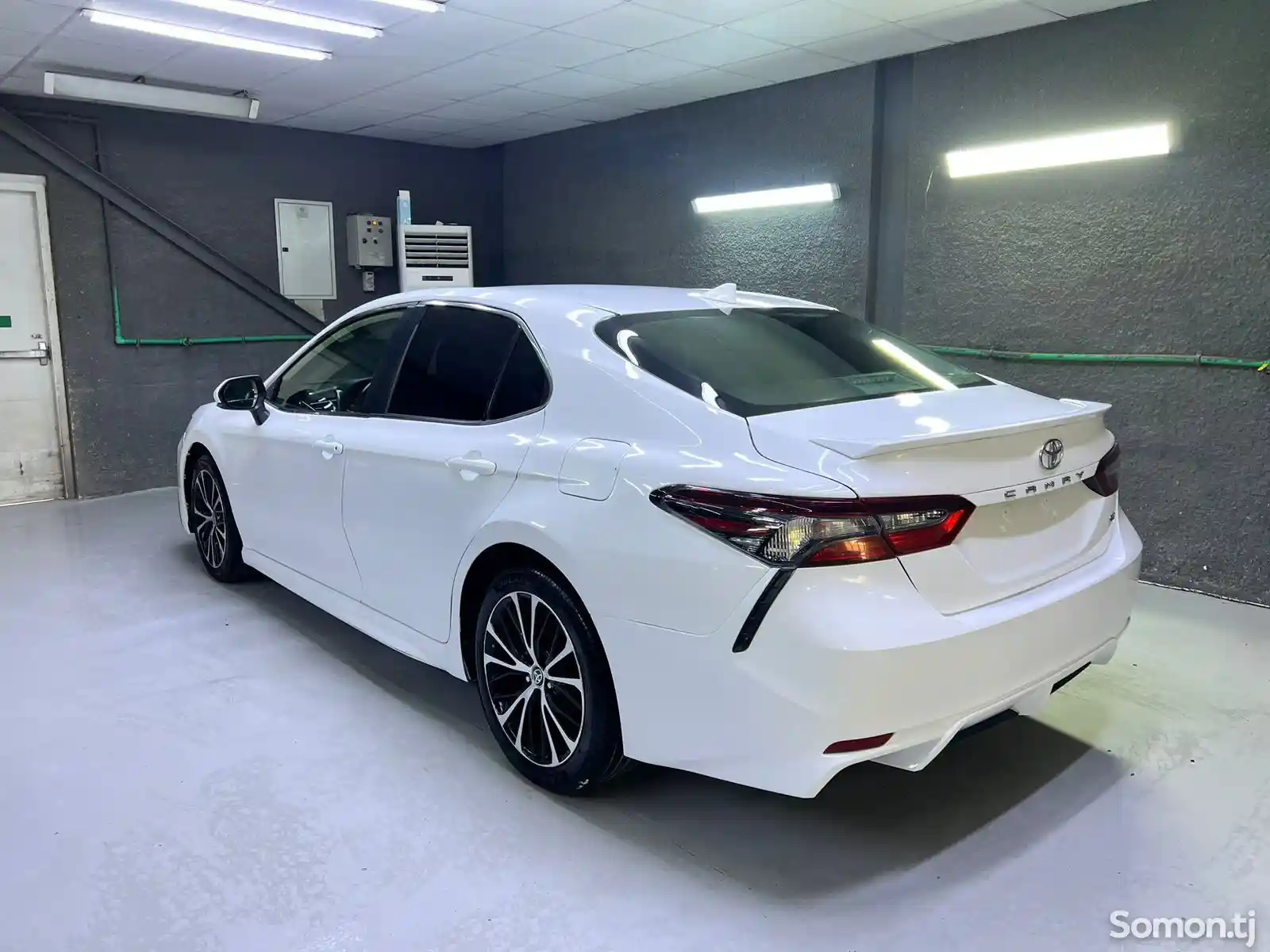 Toyota Camry, 2020-6