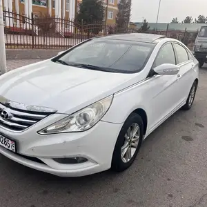 Hyundai Sonata, 2011