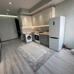 2-комн. квартира, 9 этаж, 60м², 102мкр