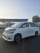 Toyota Vellfire, 2010-3