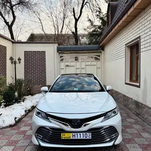 Toyota Camry, 2018