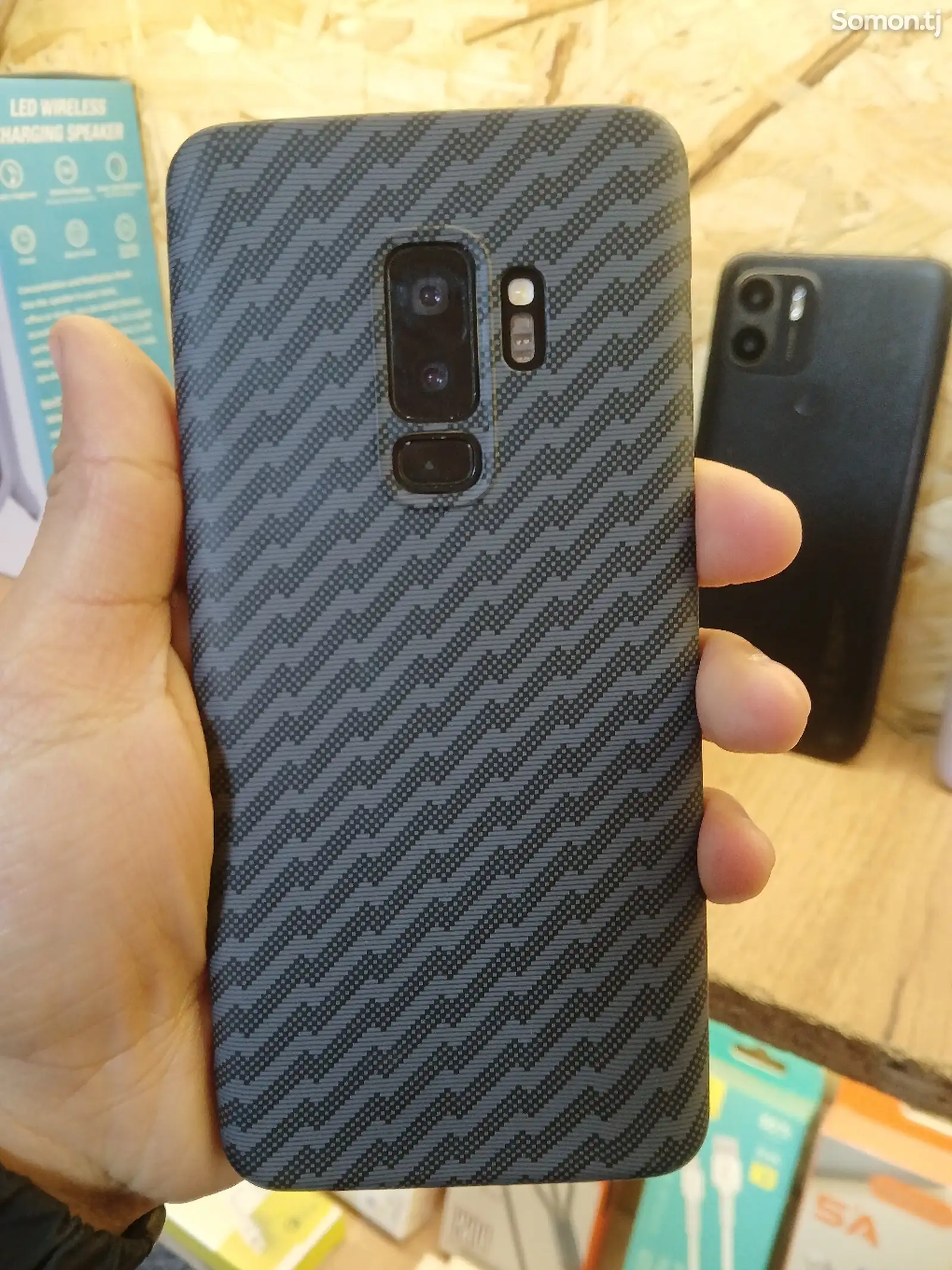 Samsung Galaxy S9 plus-1