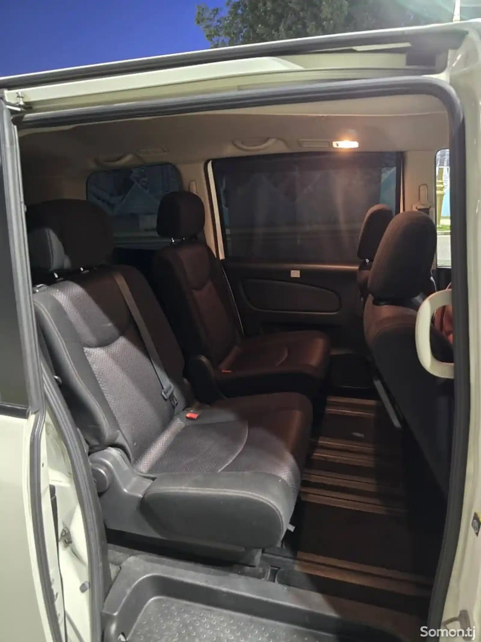 Nissan Serena, 2014-4