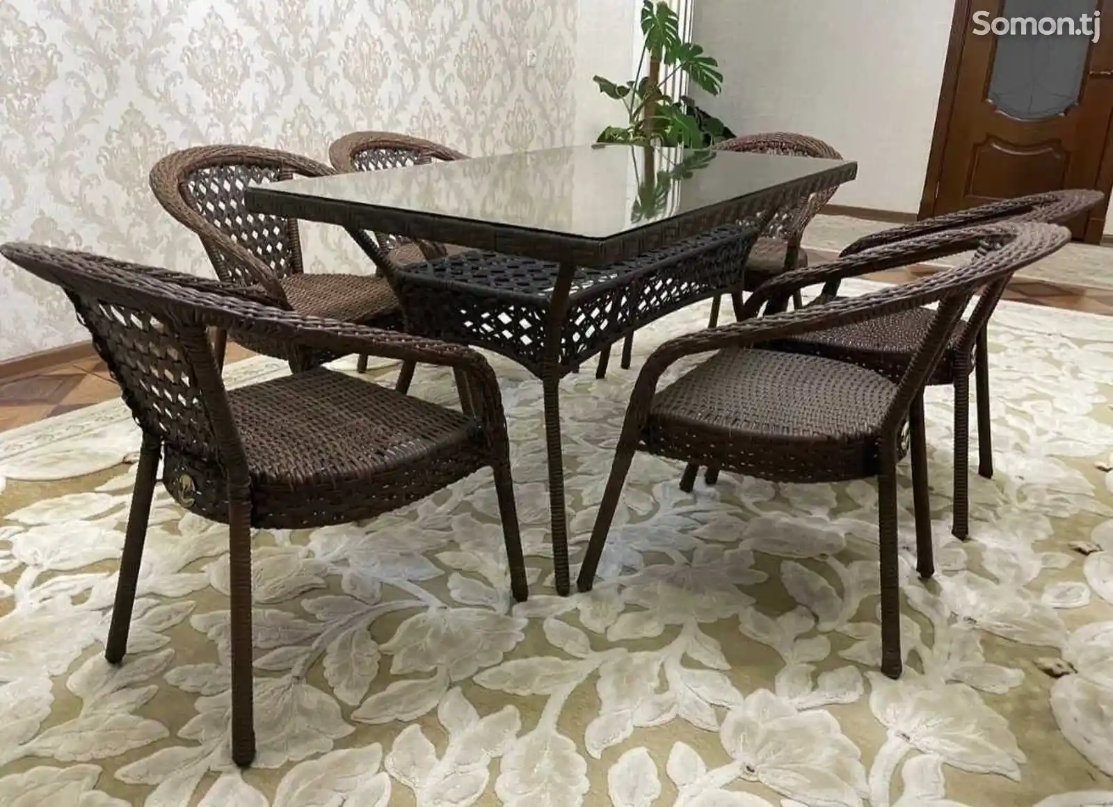 Комплект стола со стульями-3