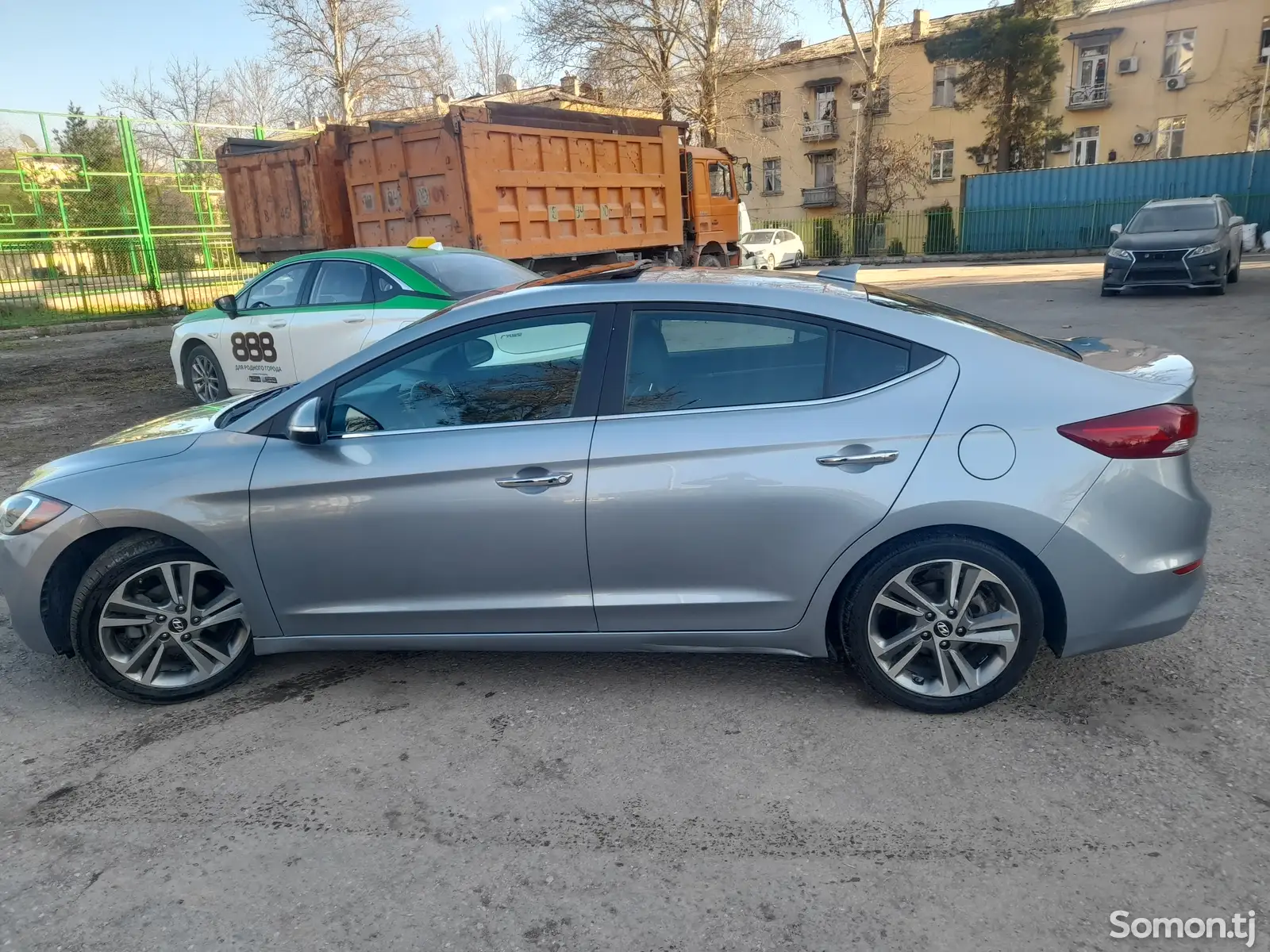 Hyundai Elantra, 2017-1