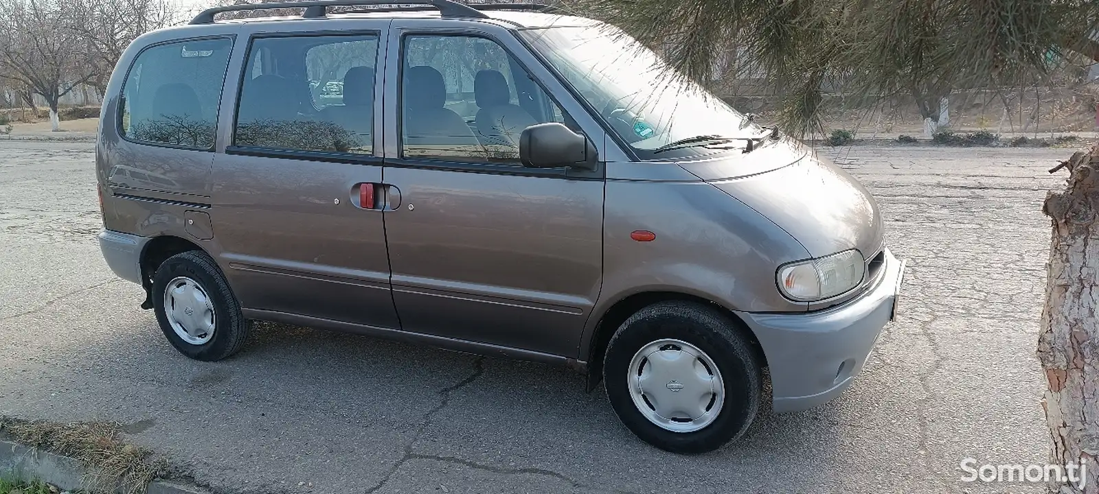 Nissan Serena, 1996-1