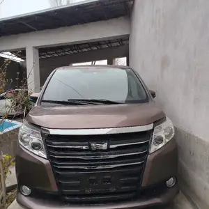 Toyota Noah, 2015