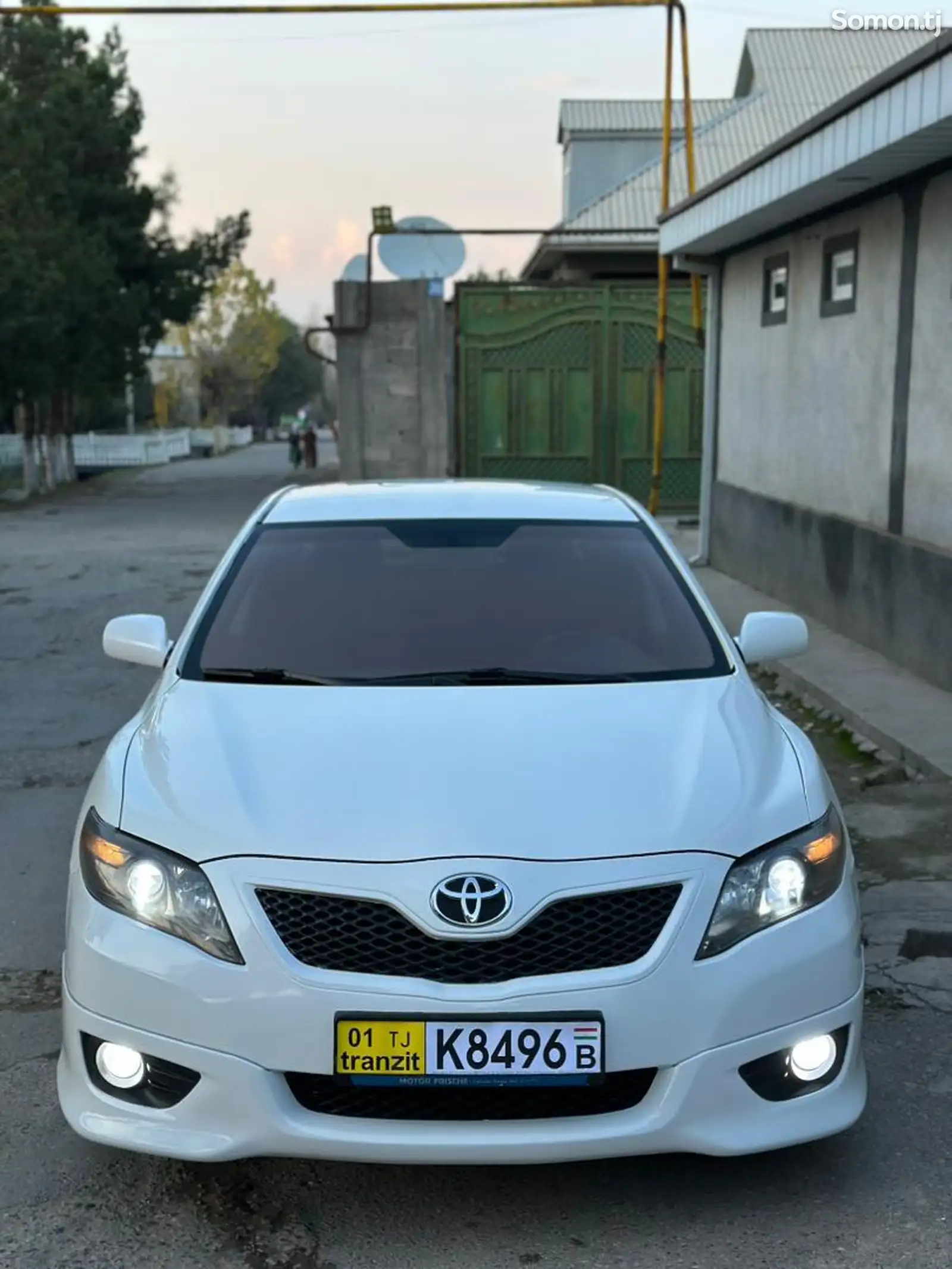 Toyota Camry, 2010-1