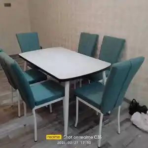 Cтол и стулья