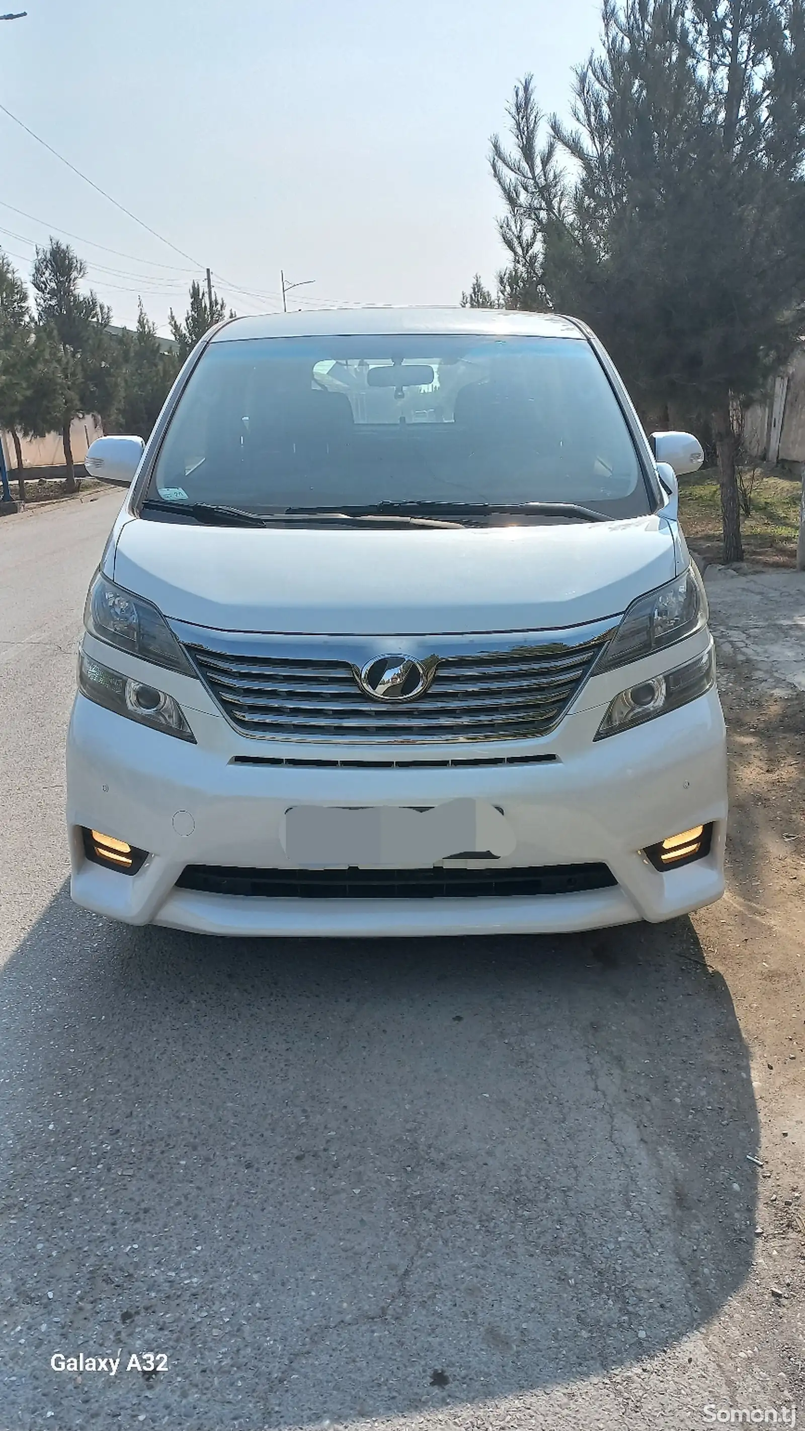 Toyota Vellfire, 2011-1