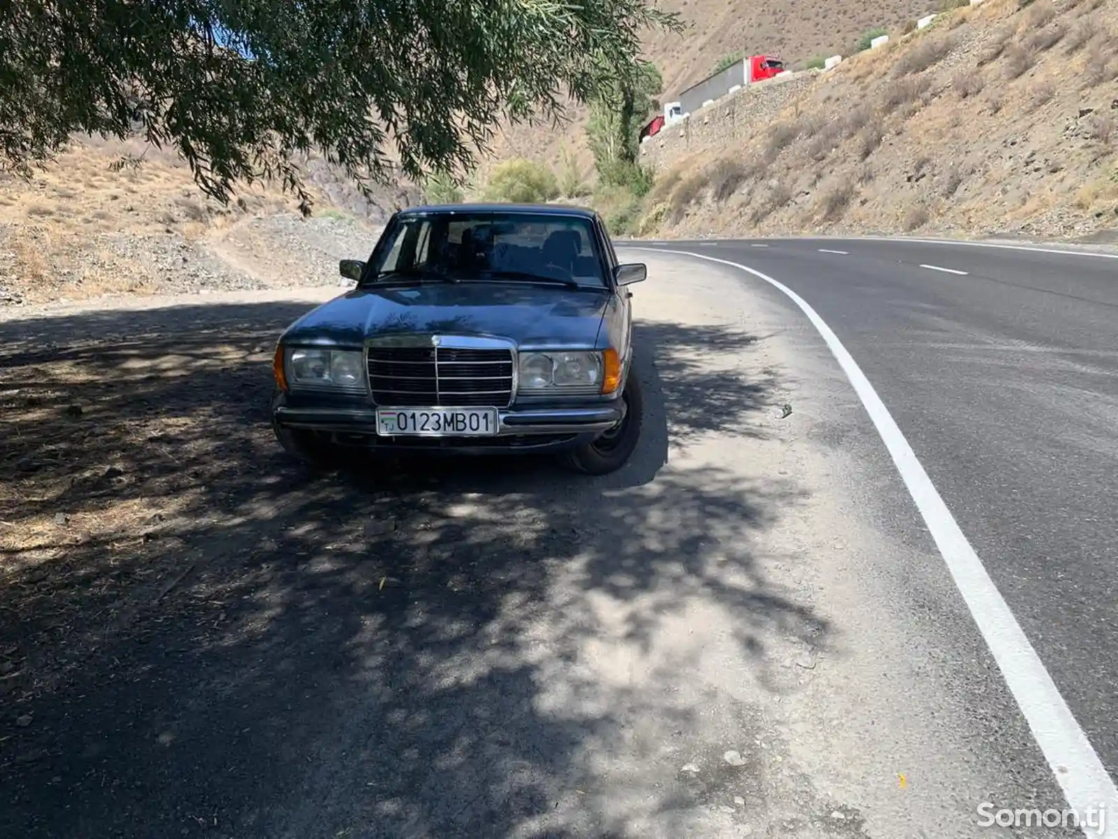 Mercedes-Benz E class, 1982-3