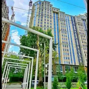 2-комн. квартира, 18 этаж, 82 м², Фирдавси